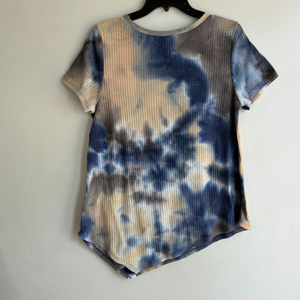 Nouvida Waffle Knit Top Women XL Blue Tie‎ Dye Asymmetrical Button Boho Tee - Picture 7 of 7